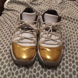 Gold N white 11’s